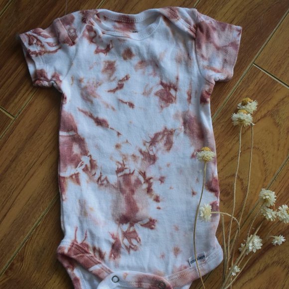 0-3 months hand-dyed onesie - Picture 1 of 1